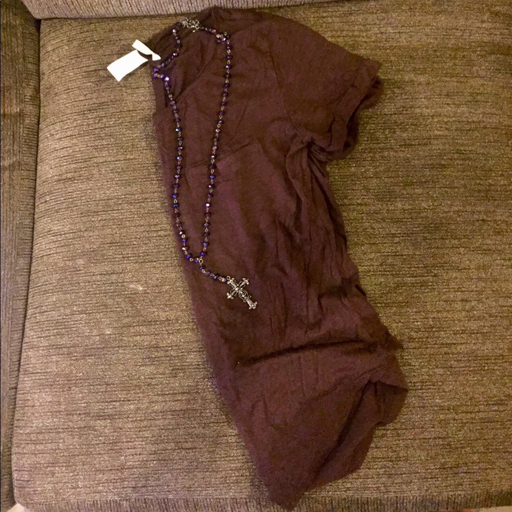 H&M ✨Basic Tee with rolled cuff sleeves✨